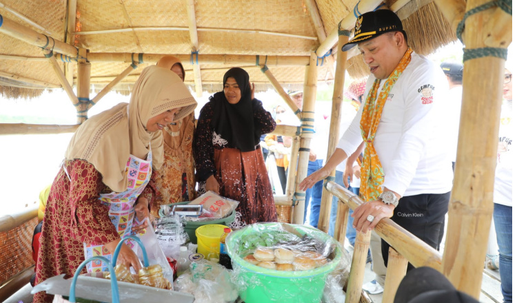 Apresiasi Bupati Sampang terhadap Festival dan Kuliner Perahu Pesisir Selatan 2023