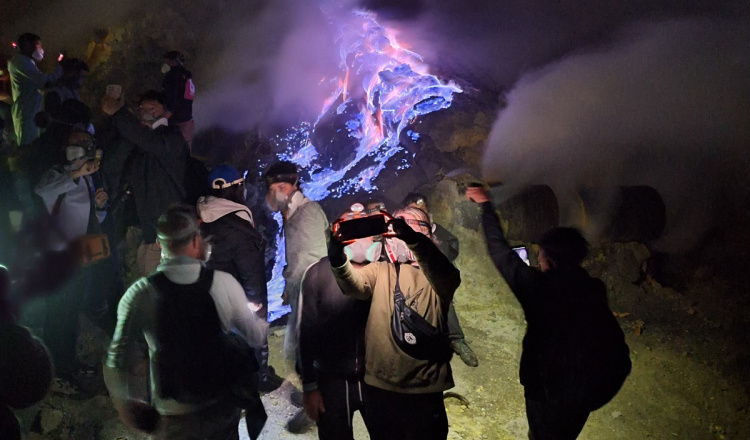 TWA Kawah Ijen Ditutup, Wisatawan Kecewa