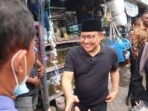 Cak Imin, Cawapres, Melakukan Kunjungan ke Pasar Citra Niaga Jombang dan Membeli Dagangan PKL