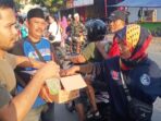 PWMOI Cilacap Bagi-bagi Takjil Gratis di Jalan sebagai Berbagi Berkah