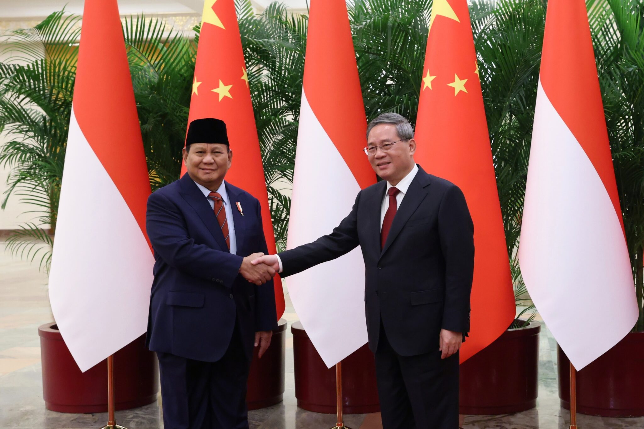 Bahas Penguatan Kerja Sama RI-Tiongkok, Prabowo Bertemu dengan PM Li Qiang