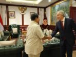 Tony Blair Pays a Visit to Prabowo Subianto at the Ministry of Defense, Extends Congratulations on Presidential Victory