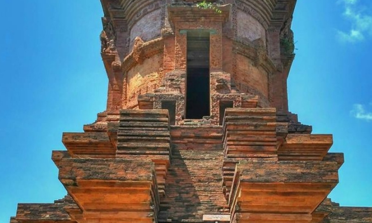 Exploring Majapahit’s Footprints in Jabung Temple, Probolinggo: Beauty and History in Harmony