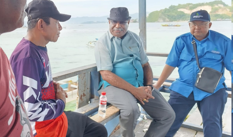 Abisai Rollo Berkomitmen Mencari Solusi Air Bersih untuk Warga Pulau Kosong Setelah PLN Masuk