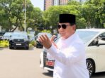 Prabowo Subianto Jogs Gently and Strikes a Silat Pose at the Presidential Palace After Recovering from Leg Surgery