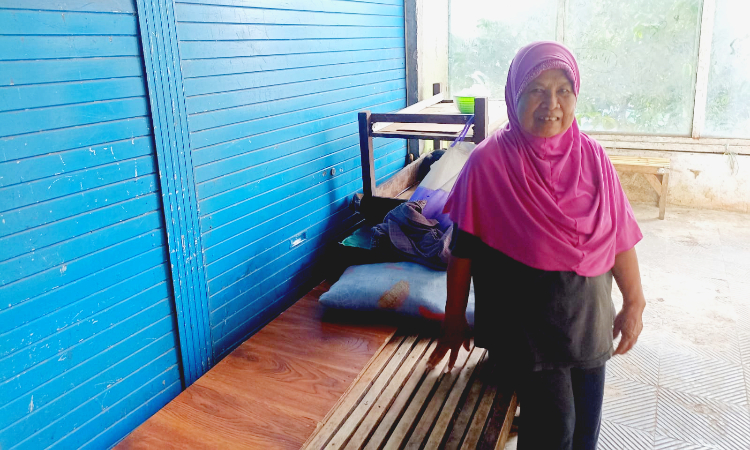 Pasar Tanjung Berubah Menjadi “Hotel” untuk Perempuan Pengamen, Tempat Tinggal Bersama Kucing-Kucing