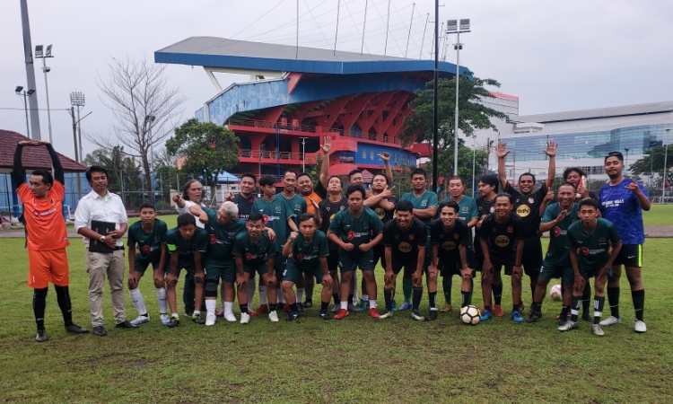 Wartawan Surabaya dan Malang Bergandengan Tangan Jalani Pertandingan Fun Football bersama-sama