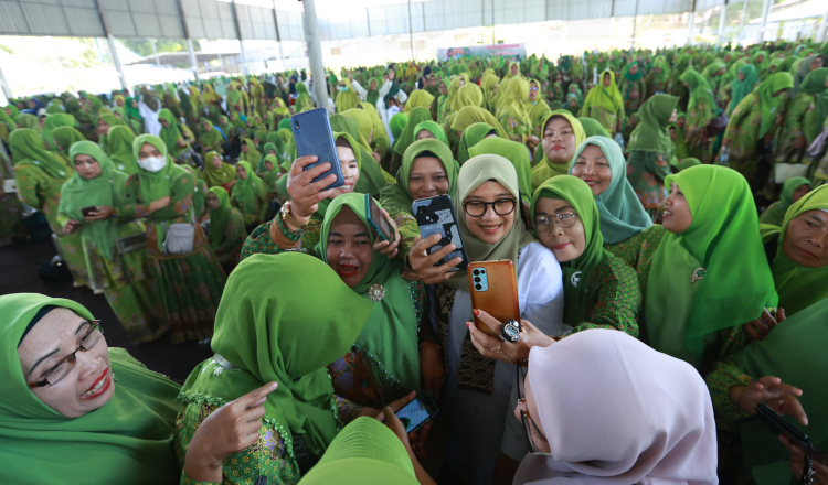 Pelantikan PAC Muslimat NU se-Banyuwangi oleh Bupati Ipuk dan Ajakan untuk Membangun Banyuwangi dari Akar Rumput