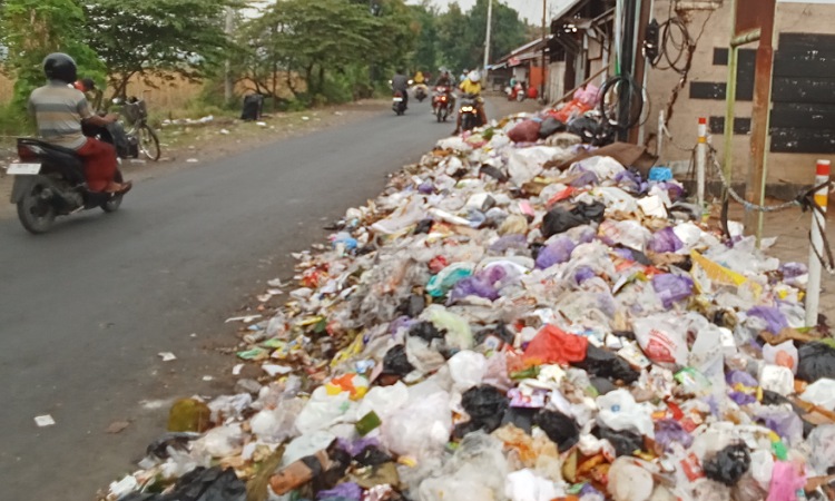 Akibat Penutupan TPA, Beberapa Sudut Jalan di Kota Pemalang Dibanjiri Sampah