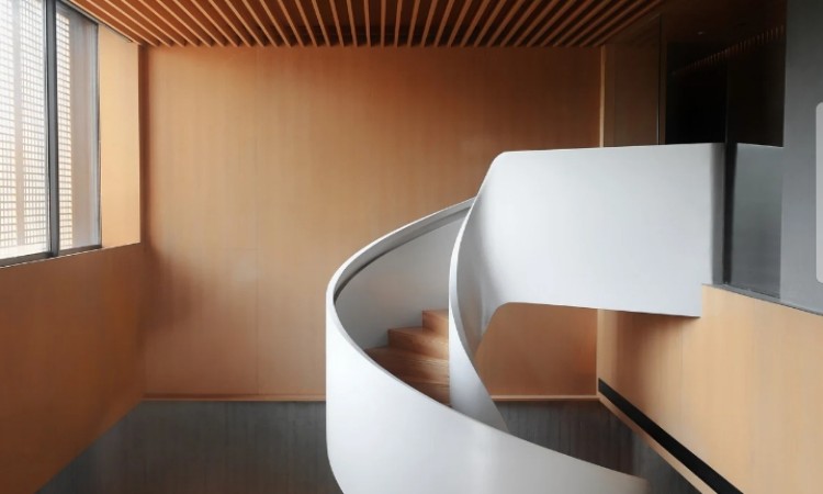 Modern Staircase Design for a Two-Story Minimalist House