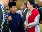 Megawati Soekarnoputri memberikan Selamat kepada Prabowo dan Gibran dalam Acara Pelantikan Presiden 2024