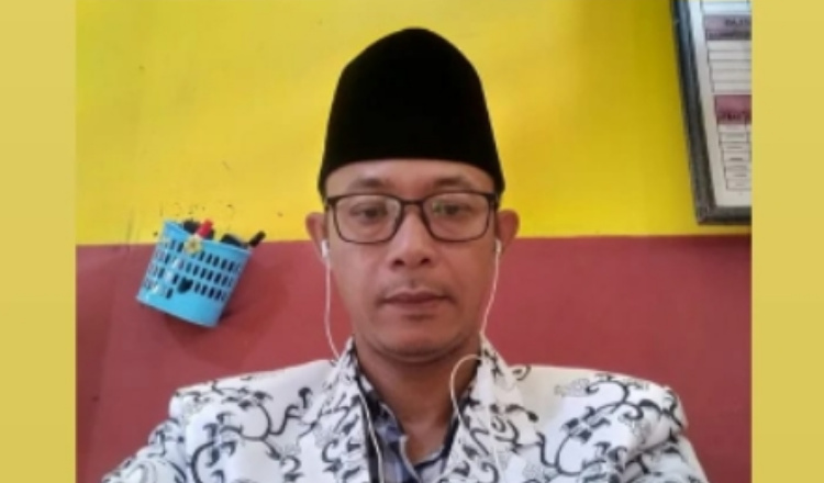 Guru di Bondowoso Menyebut Kubu H.Teguh Abal-Abal, Humas PGRI: Cukup Senyuman Saja